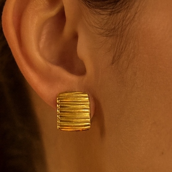 Givenchy Jewelry - Givenchy Vintage Gold Ribbed Clip On Earrings